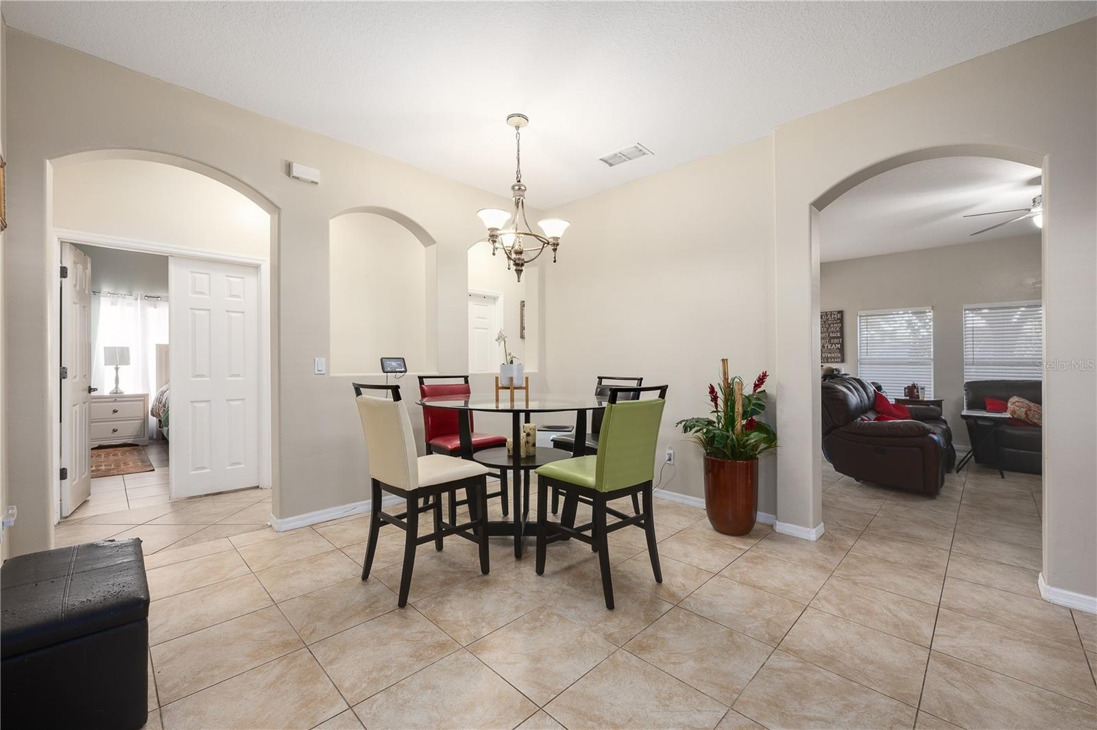 2338 DARLIN CIRCLE