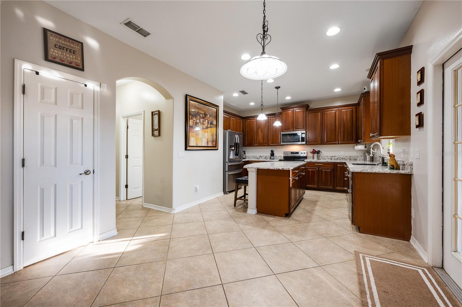 2338 DARLIN CIRCLE