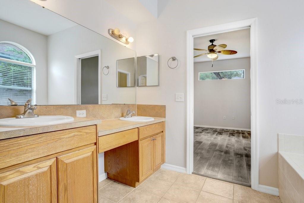 FISHHAWK RANCH PH 2 PRCL - Residential Lease