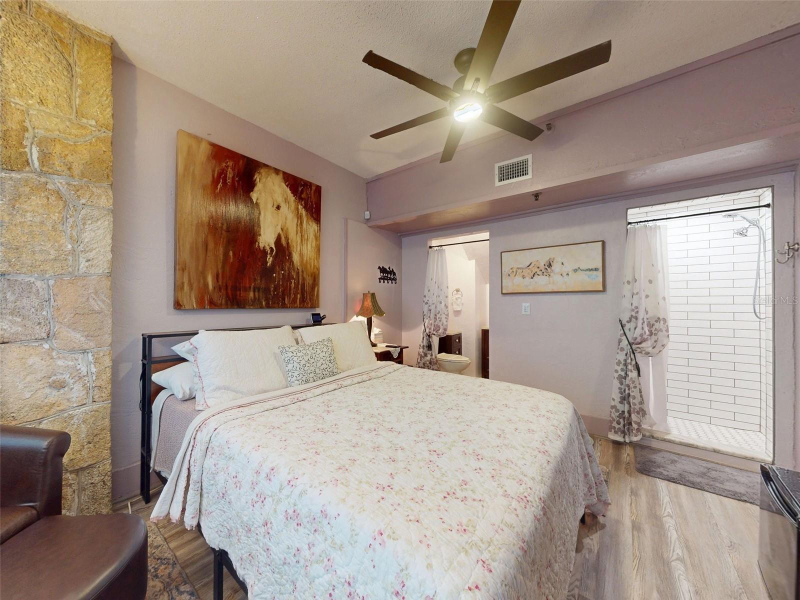 HODGMANS DAYTONA - Commercial Sale