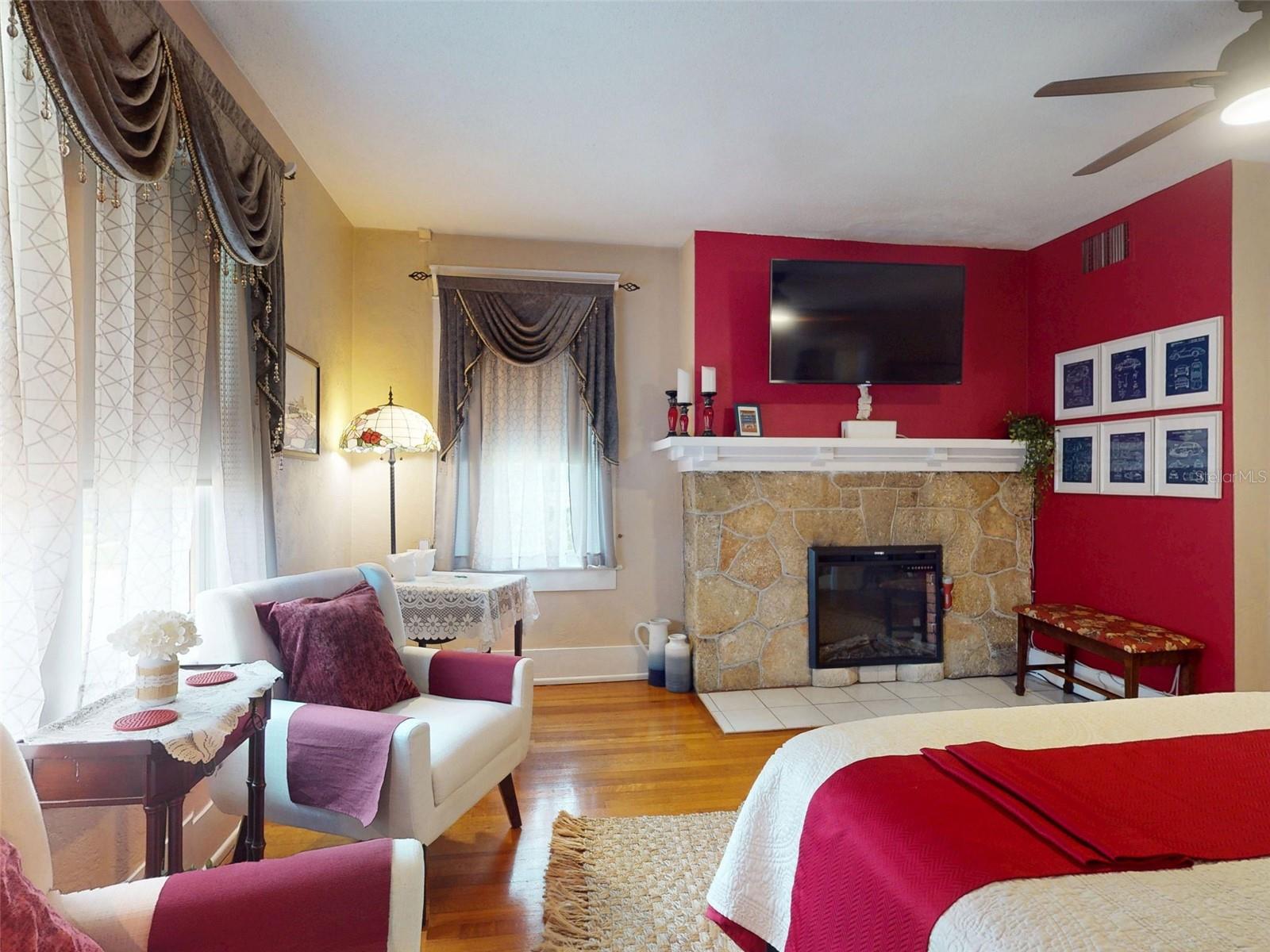 HODGMANS DAYTONA - Commercial Sale