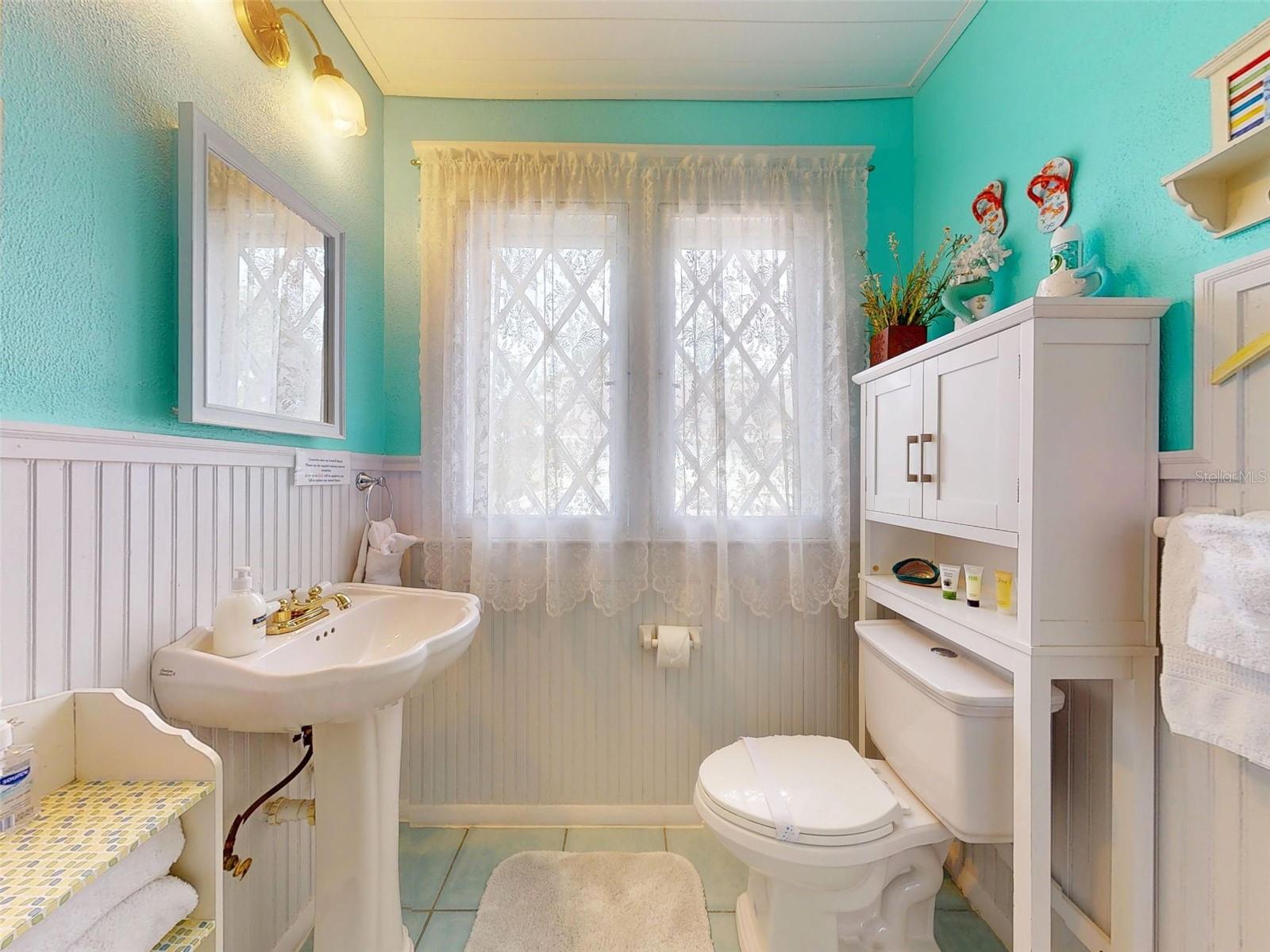 HODGMANS DAYTONA - Commercial Sale