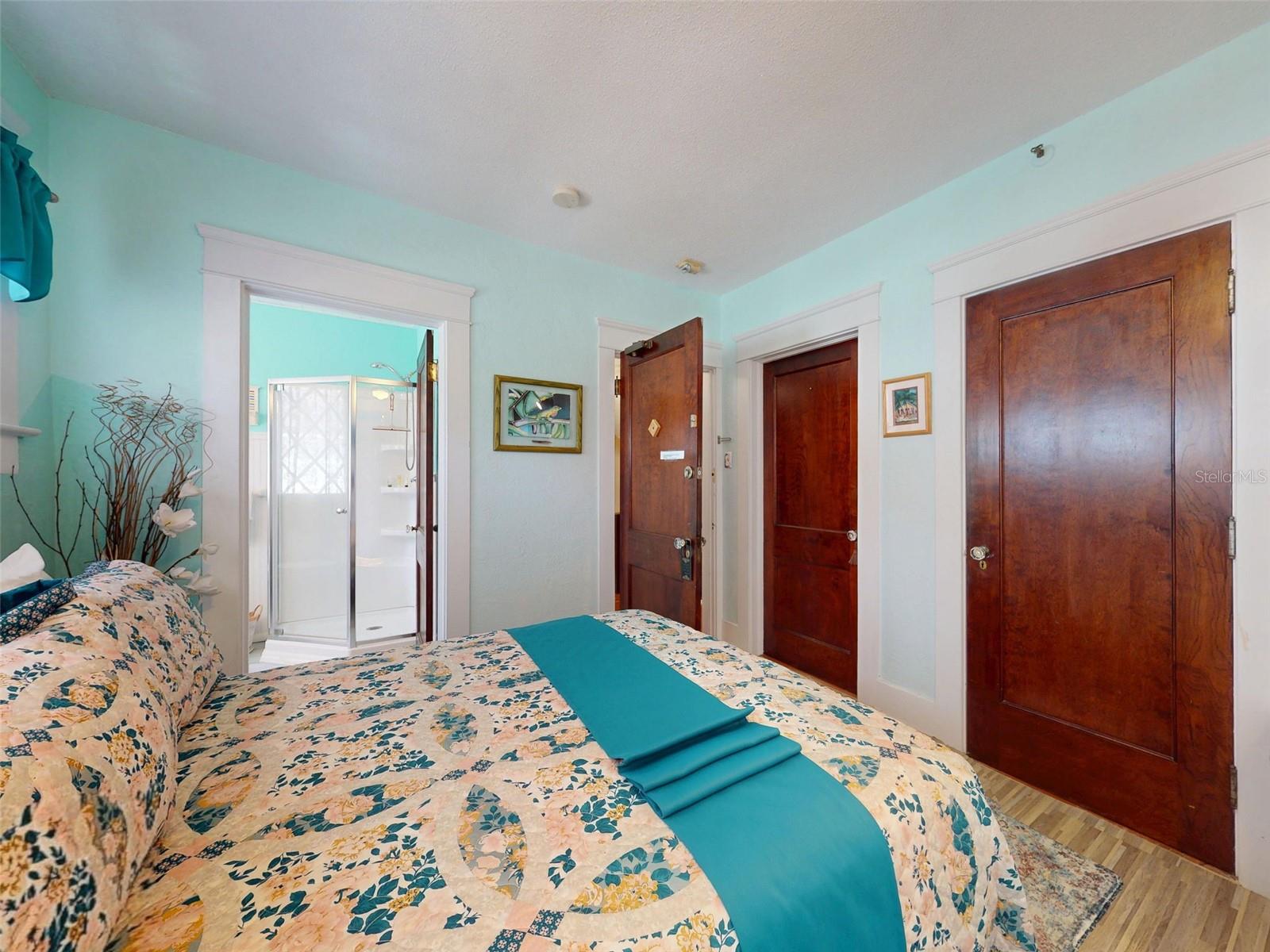 HODGMANS DAYTONA - Commercial Sale