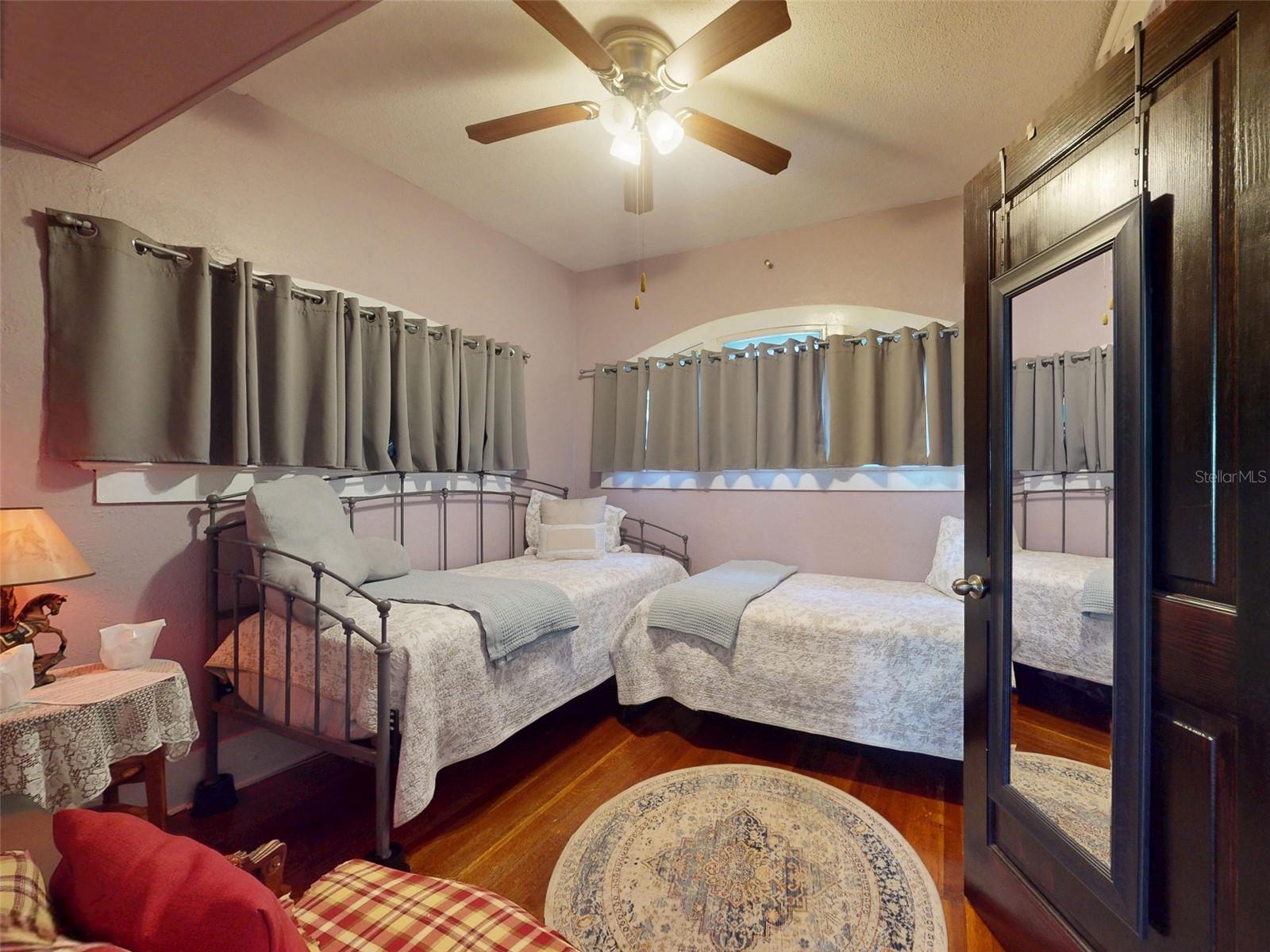 HODGMANS DAYTONA - Commercial Sale