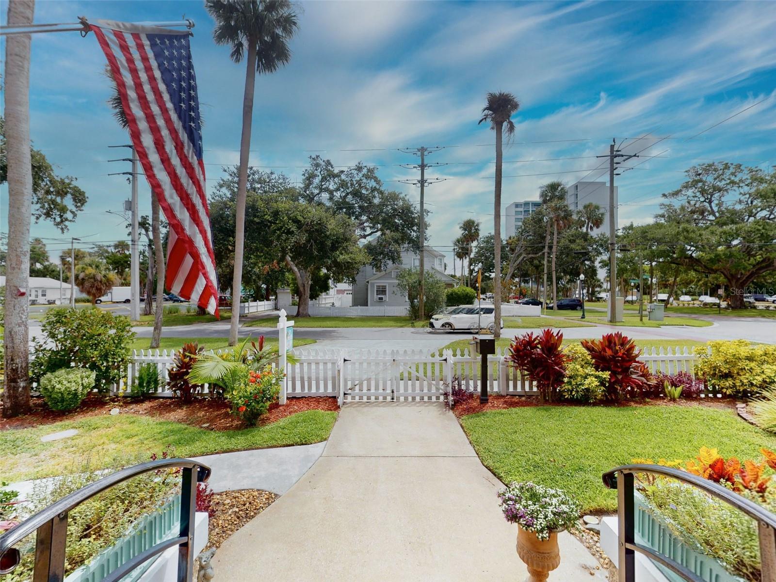 HODGMANS DAYTONA - Commercial Sale