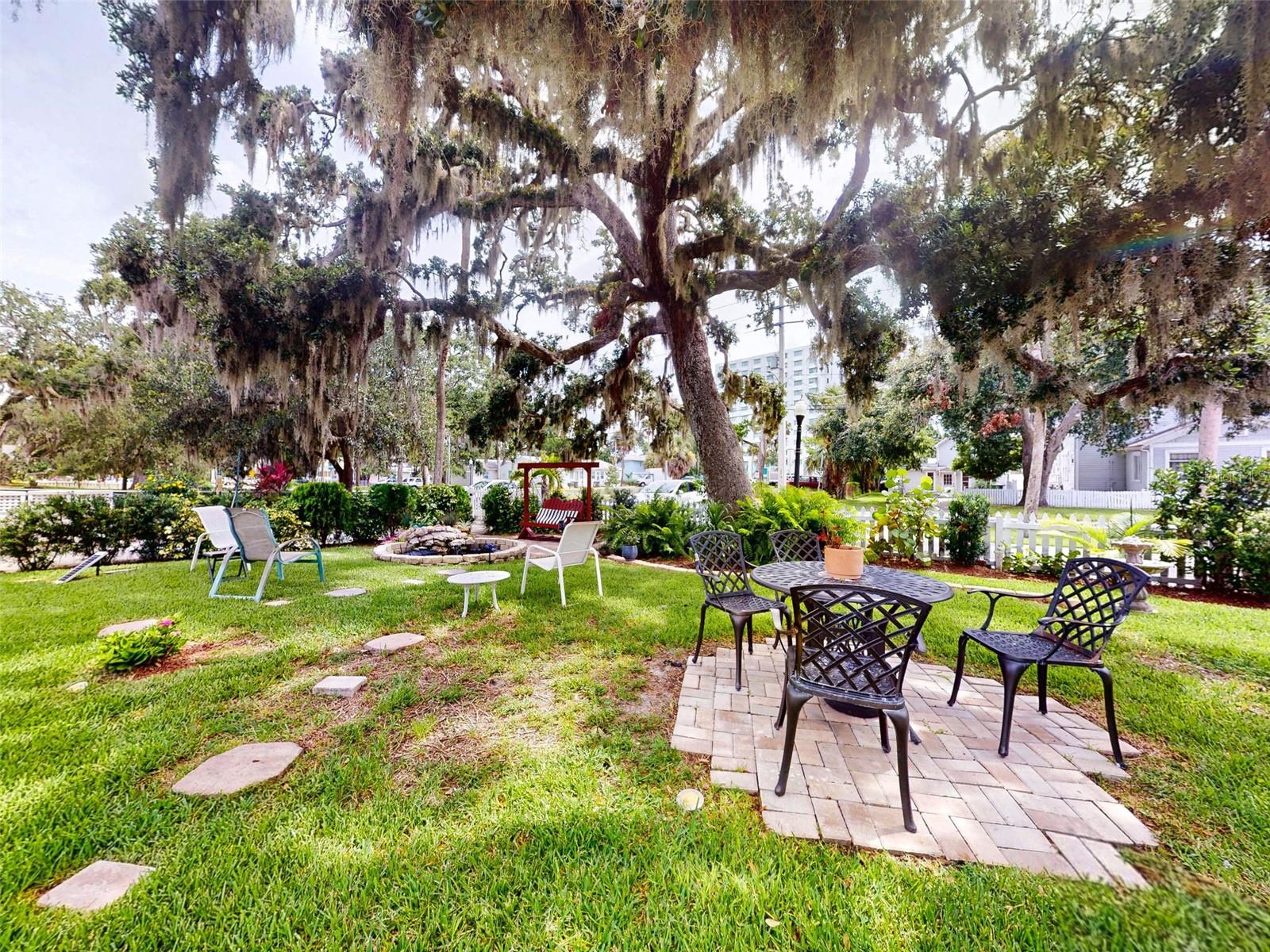 HODGMANS DAYTONA - Commercial Sale