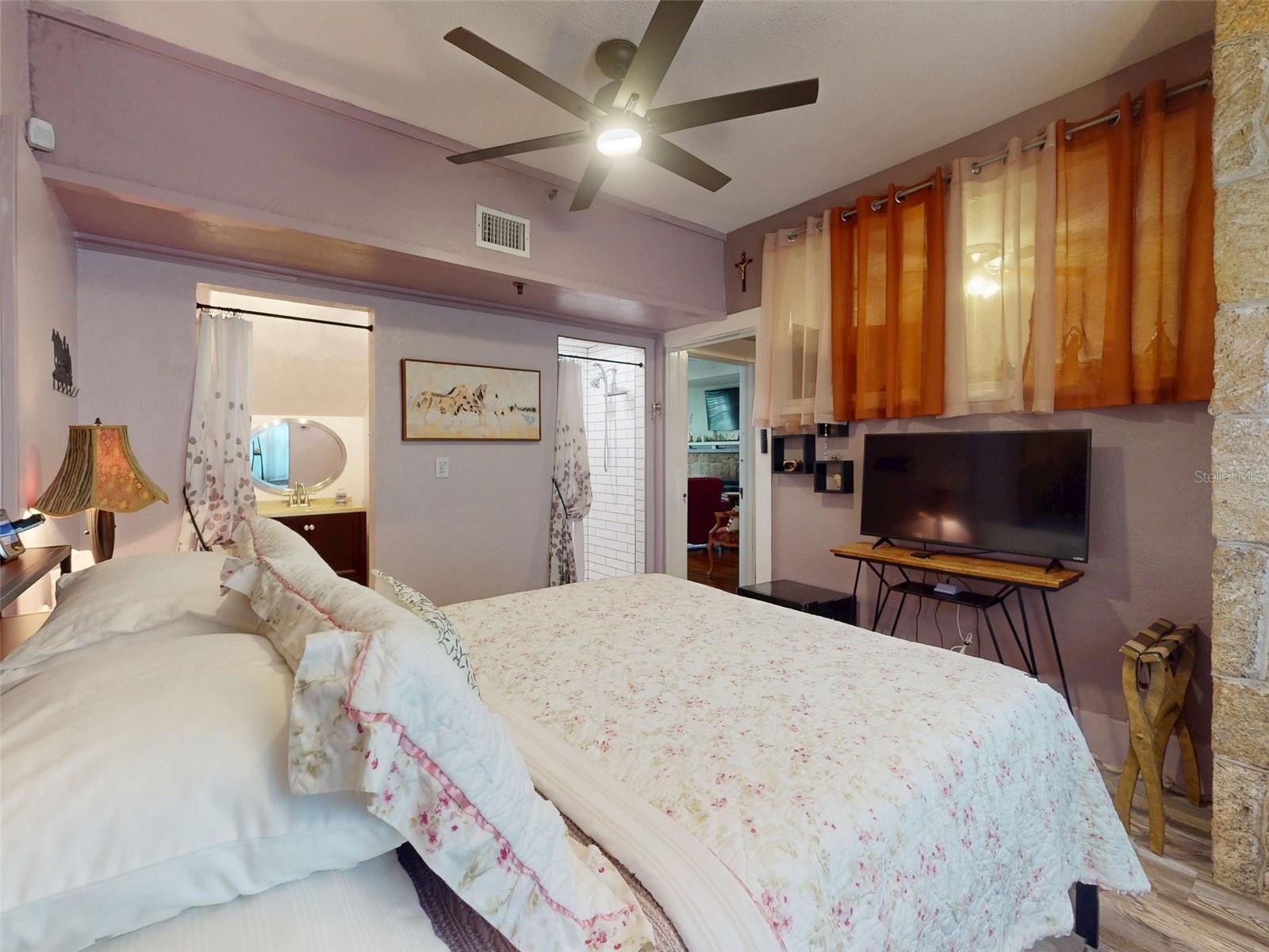 HODGMANS DAYTONA - Commercial Sale