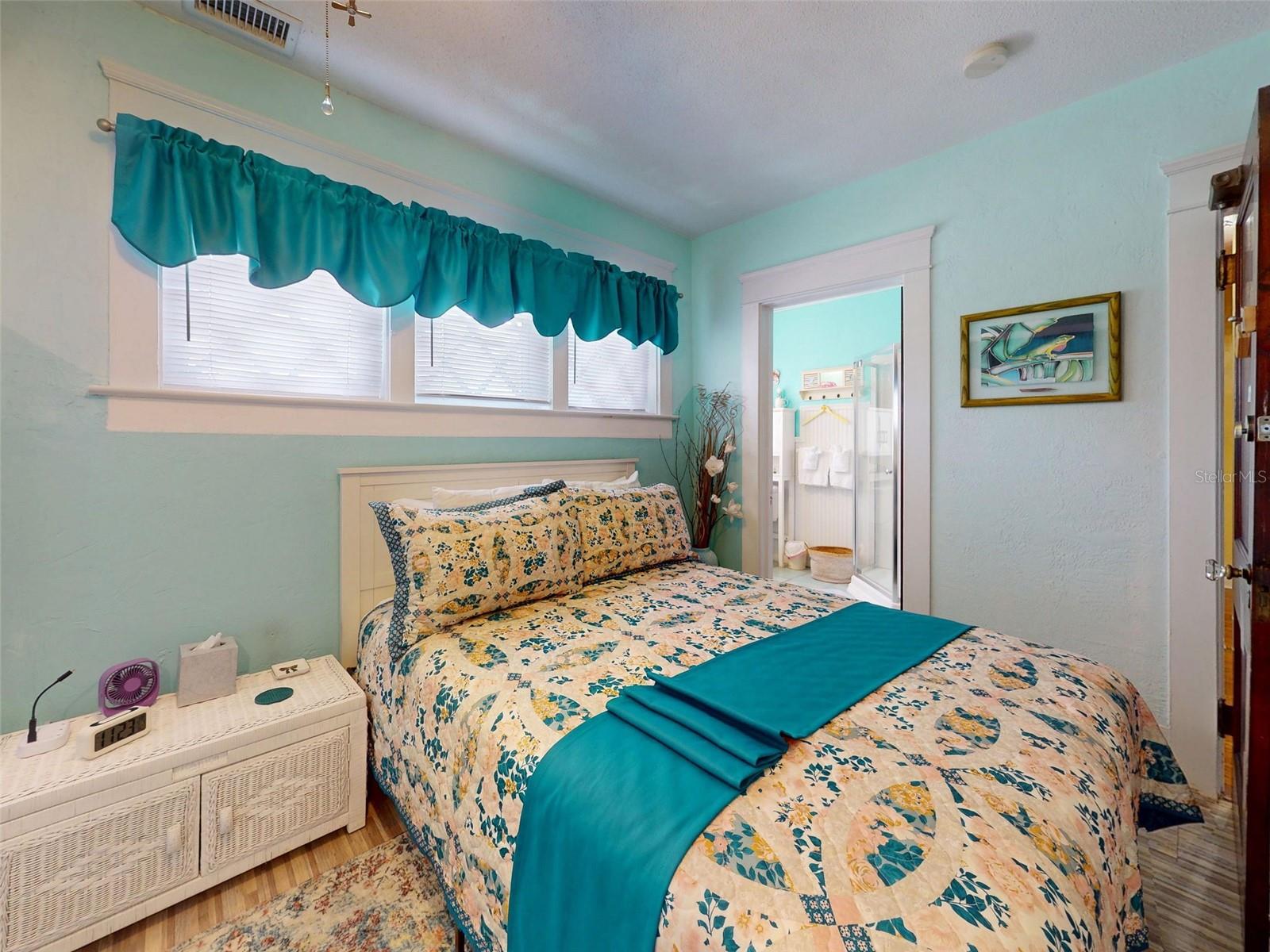 HODGMANS DAYTONA - Commercial Sale