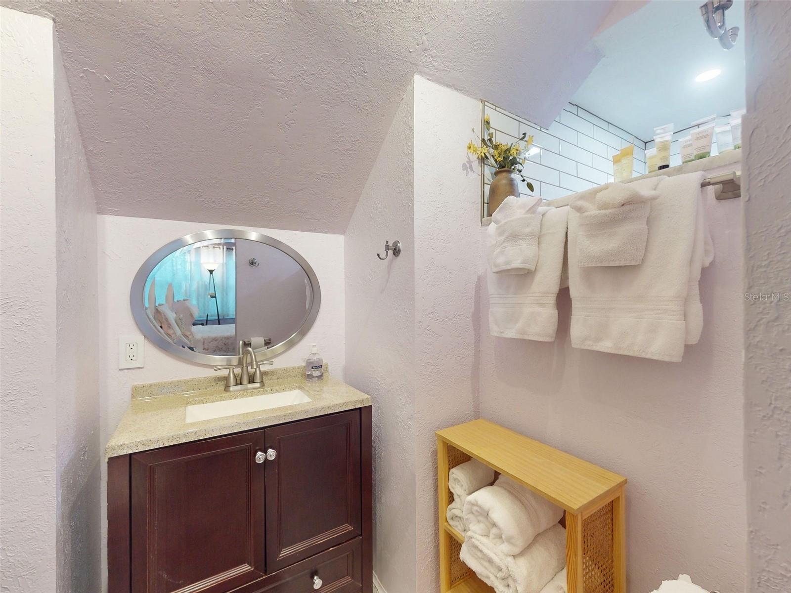 HODGMANS DAYTONA - Commercial Sale