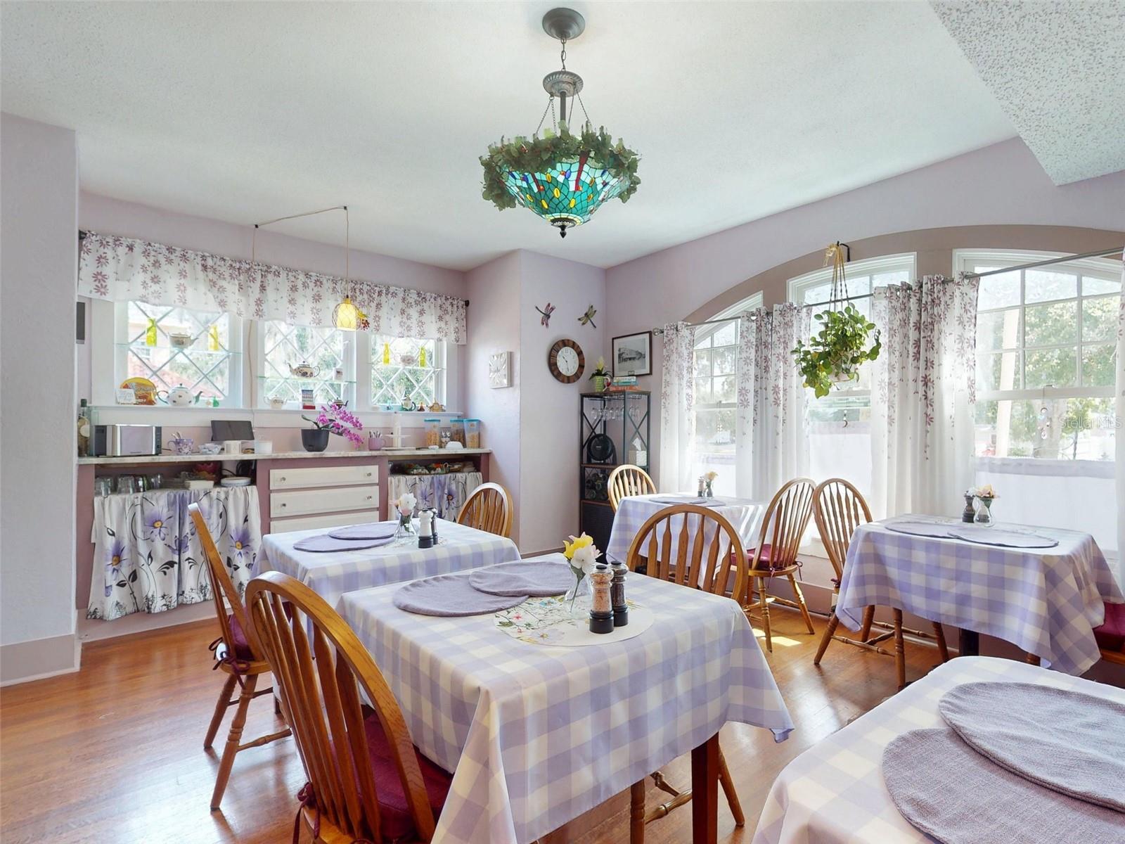 HODGMANS DAYTONA - Commercial Sale