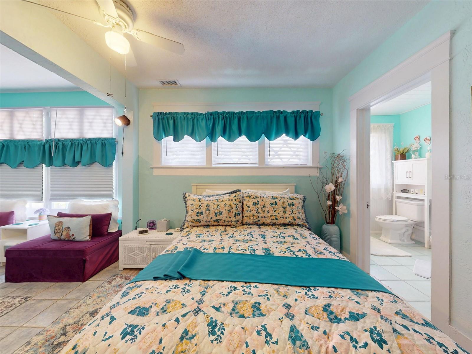 HODGMANS DAYTONA - Commercial Sale