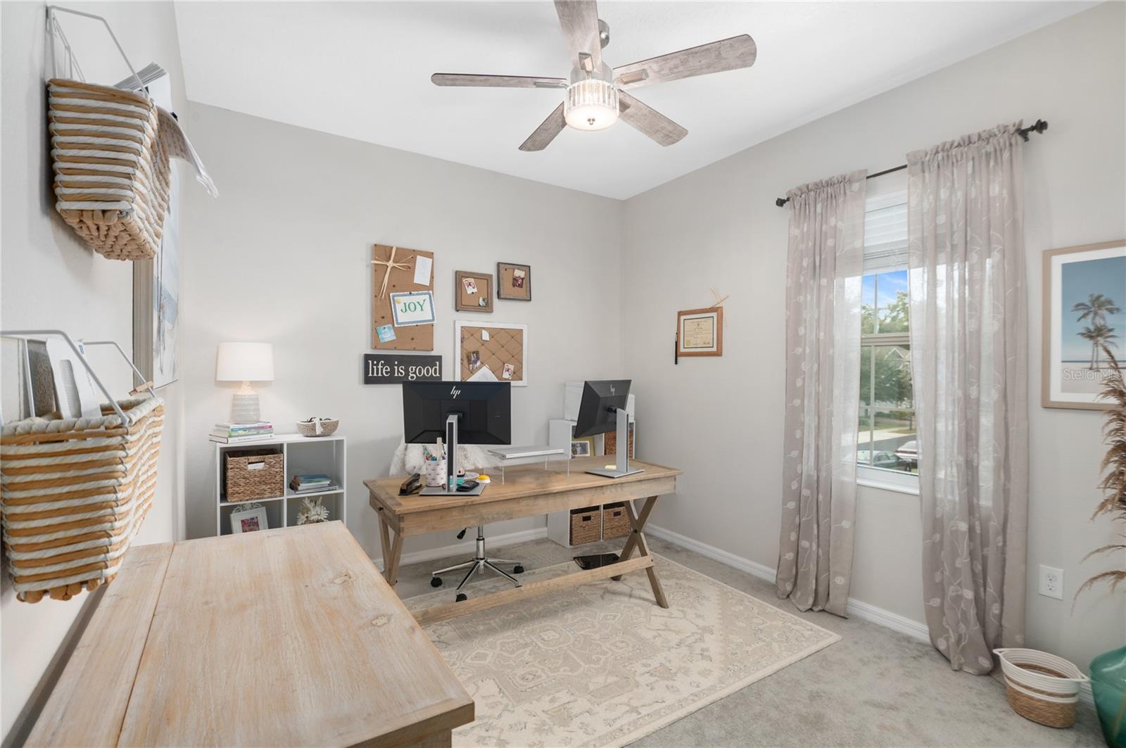 WINDSOR SQUARE - Residential Lease