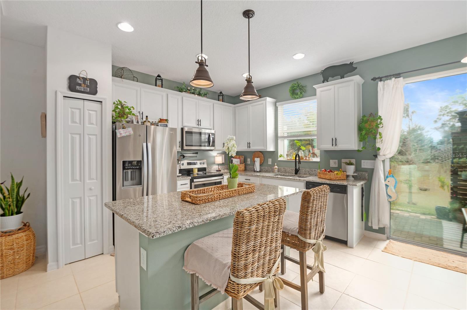 WINDSOR SQUARE - Residential Lease