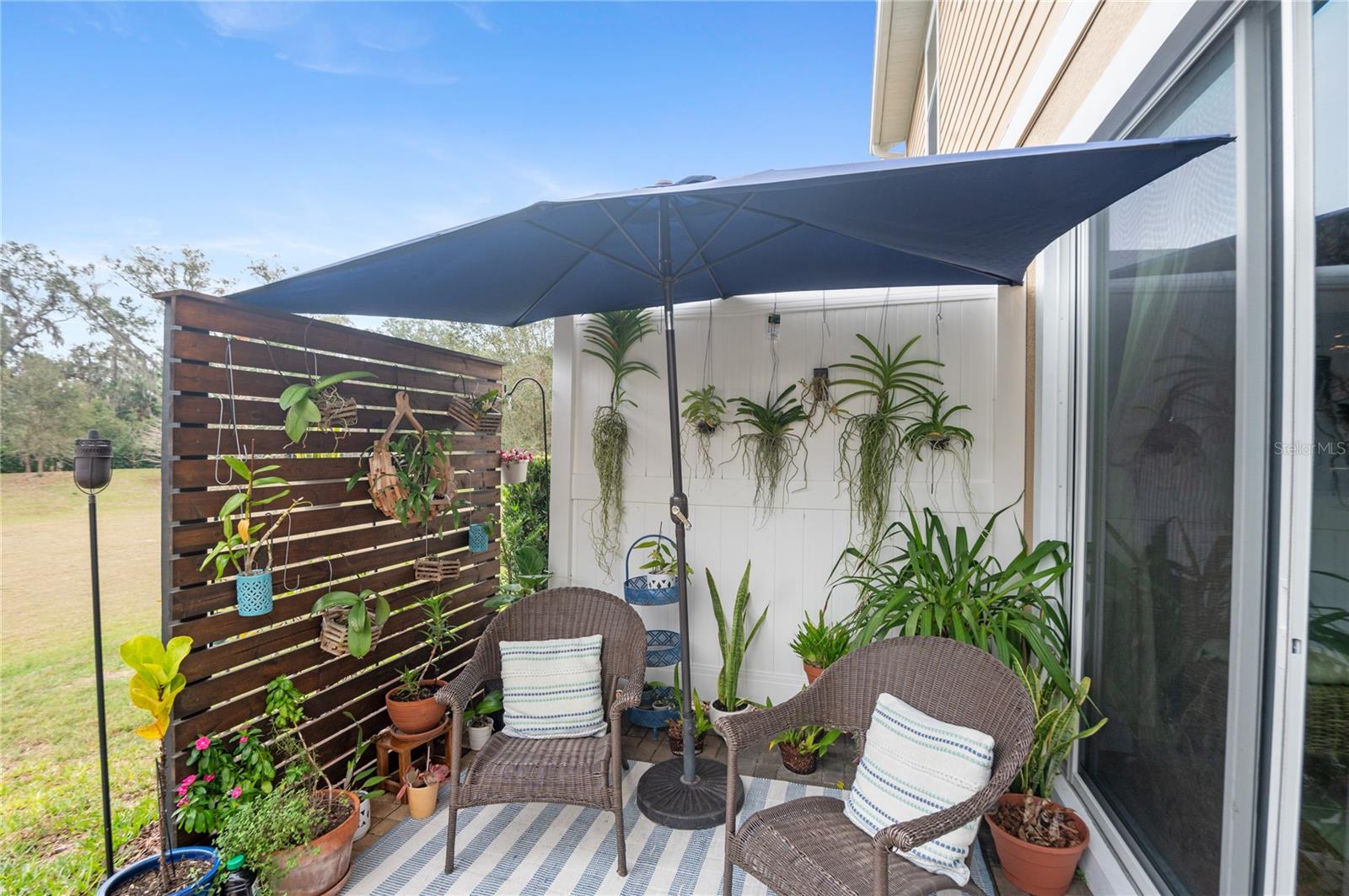 WINDSOR SQUARE - Residential Lease