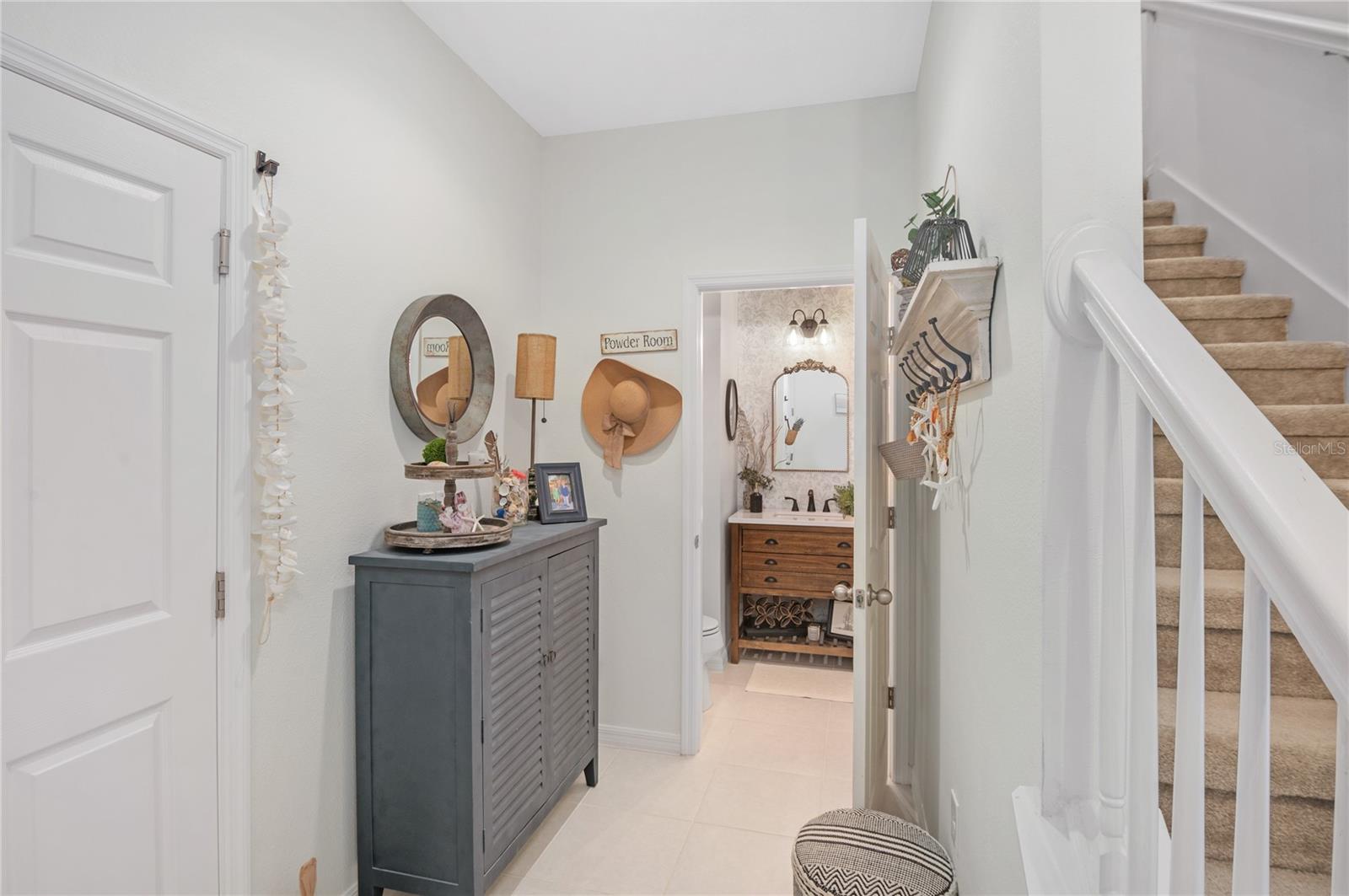 WINDSOR SQUARE - Residential Lease