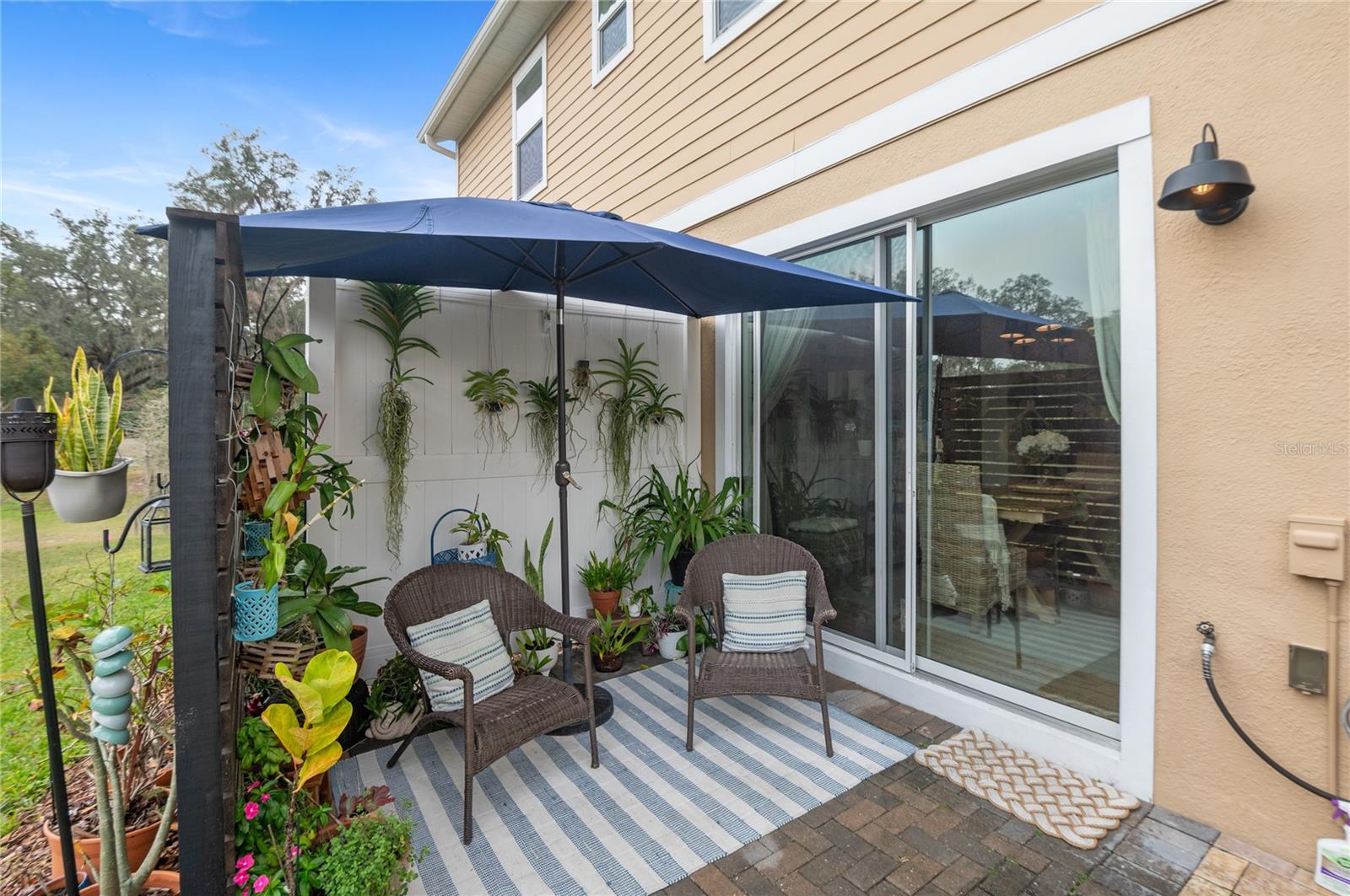 WINDSOR SQUARE - Residential Lease