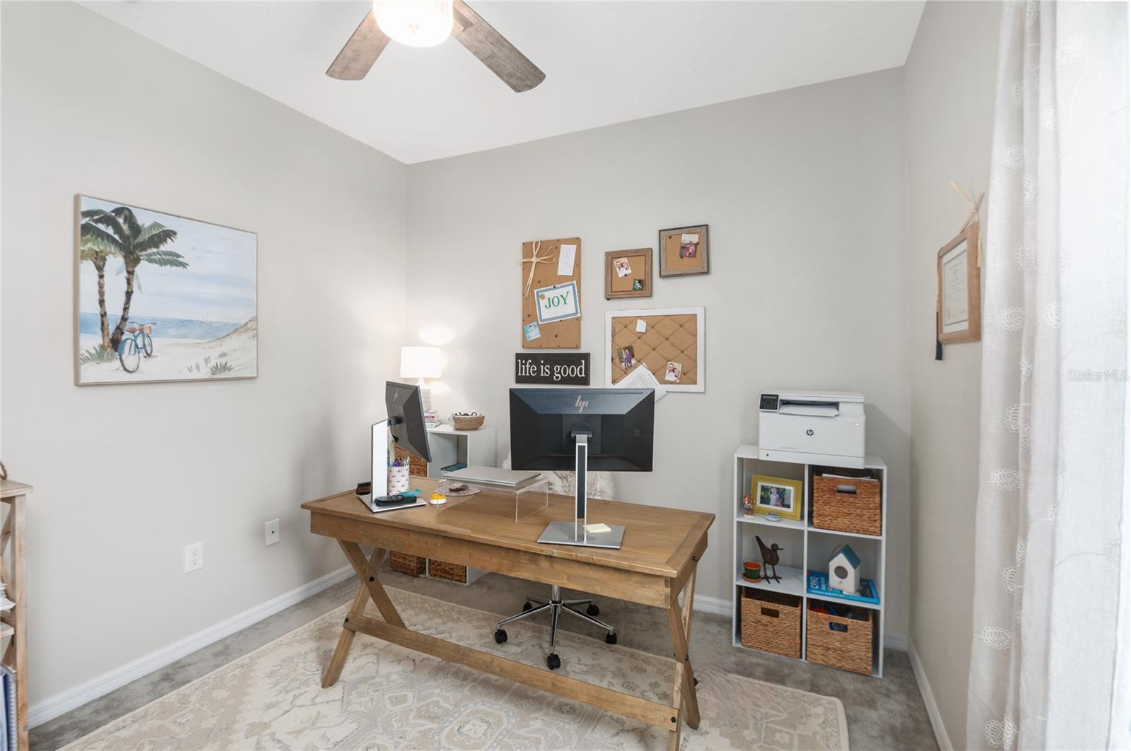 WINDSOR SQUARE - Residential Lease