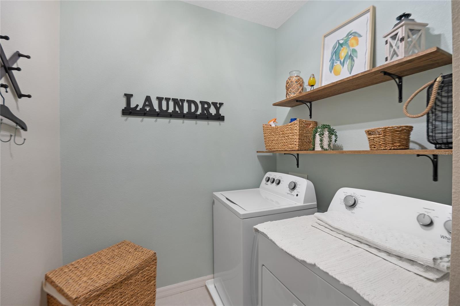 WINDSOR SQUARE - Residential Lease