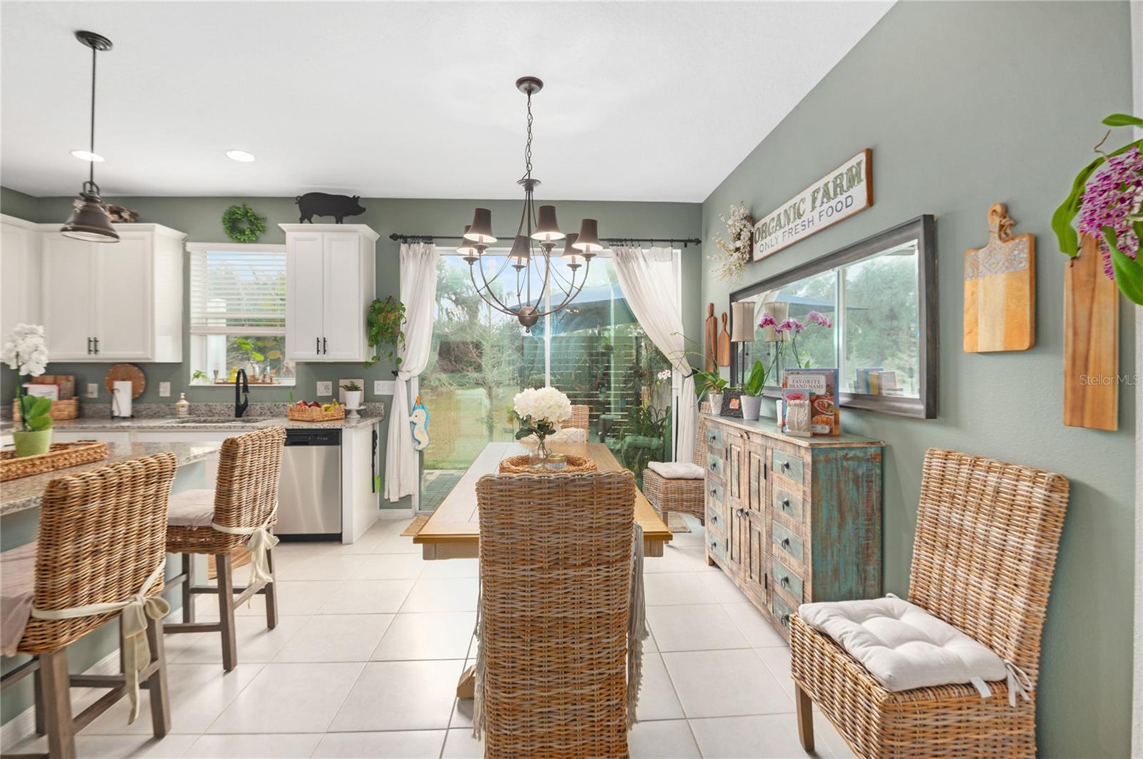 WINDSOR SQUARE - Residential Lease