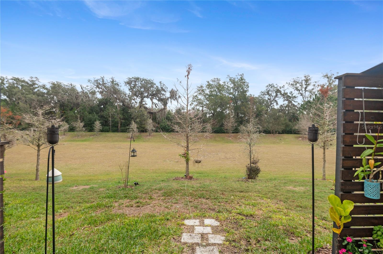 WINDSOR SQUARE - Residential Lease