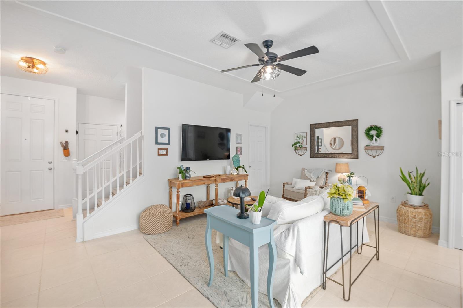 WINDSOR SQUARE - Residential Lease