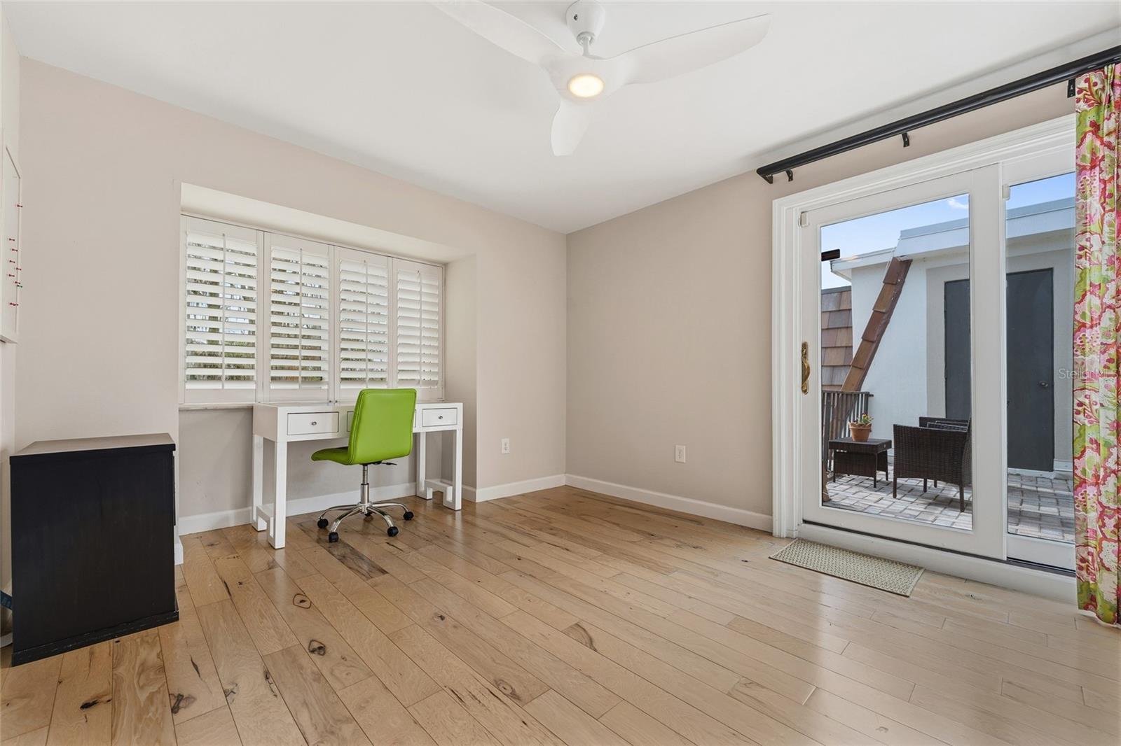 BAY HILL - Residential