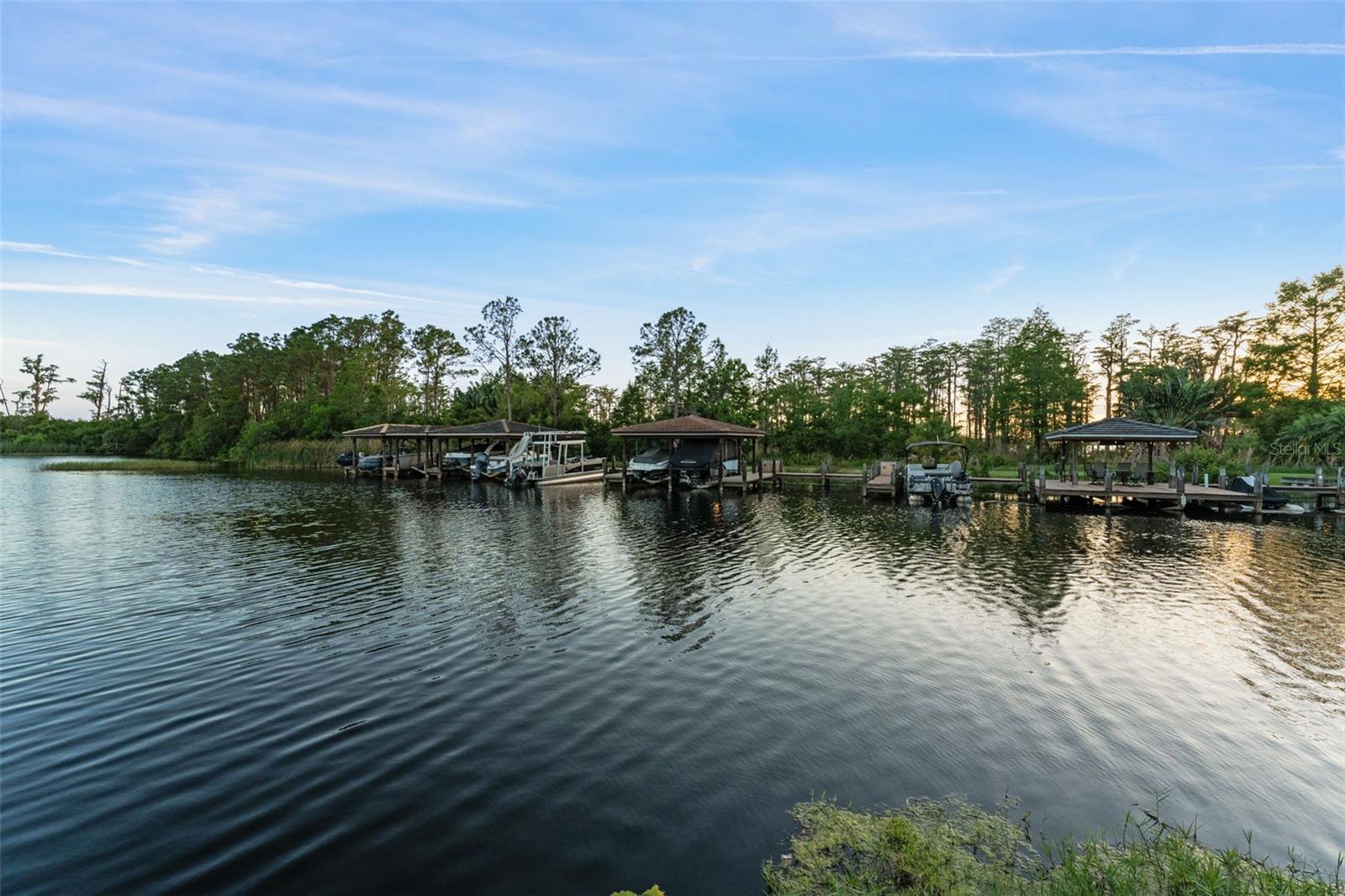 BAY HILL - Residential