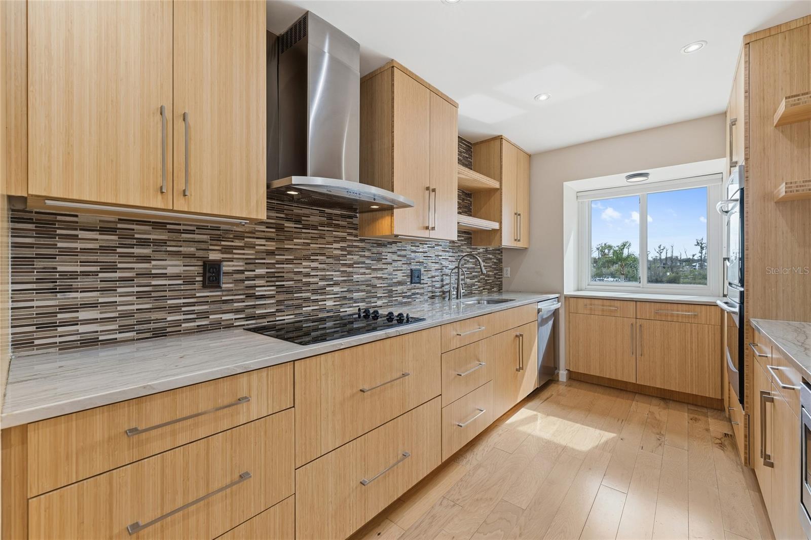 BAY HILL - Residential