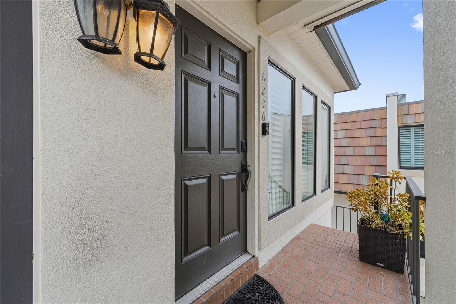 BAY HILL - Residential