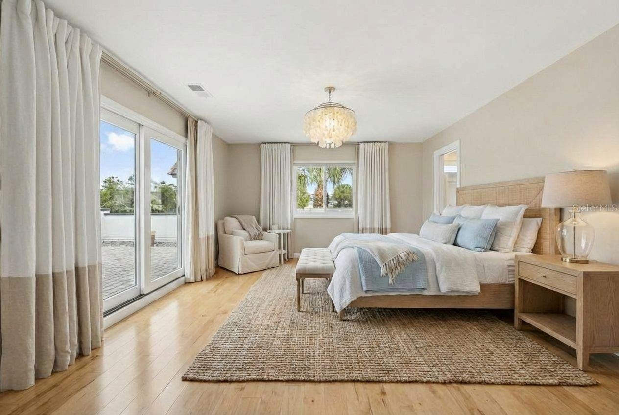 BAY HILL - Residential