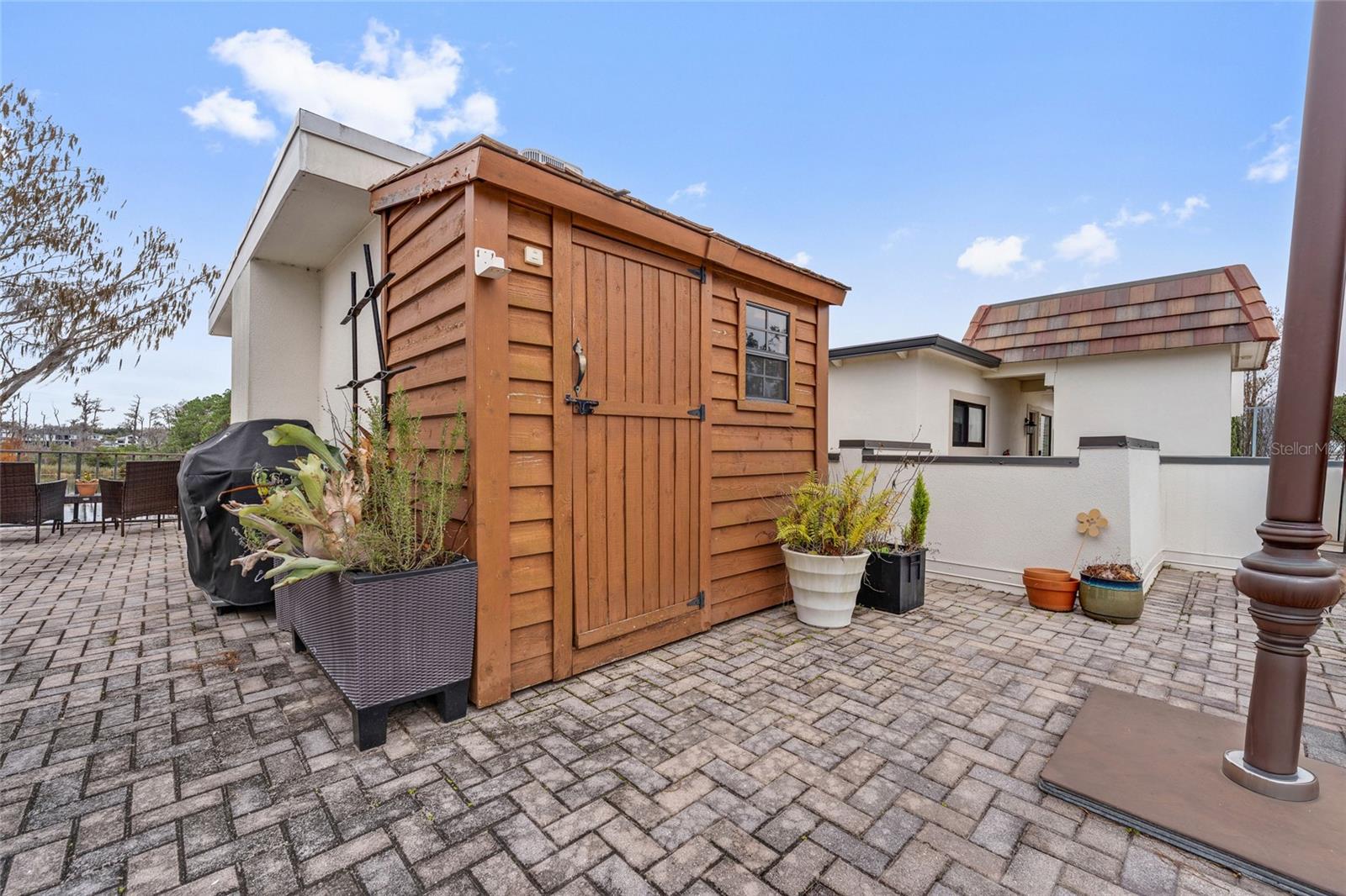 BAY HILL - Residential