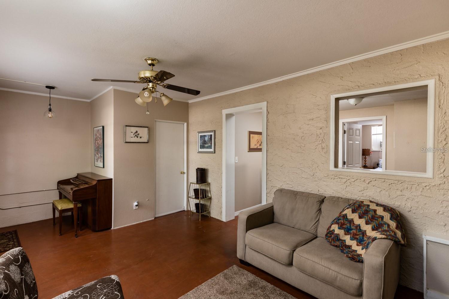 3655 1ST AVE N, DOWNSTAIRS UNIT