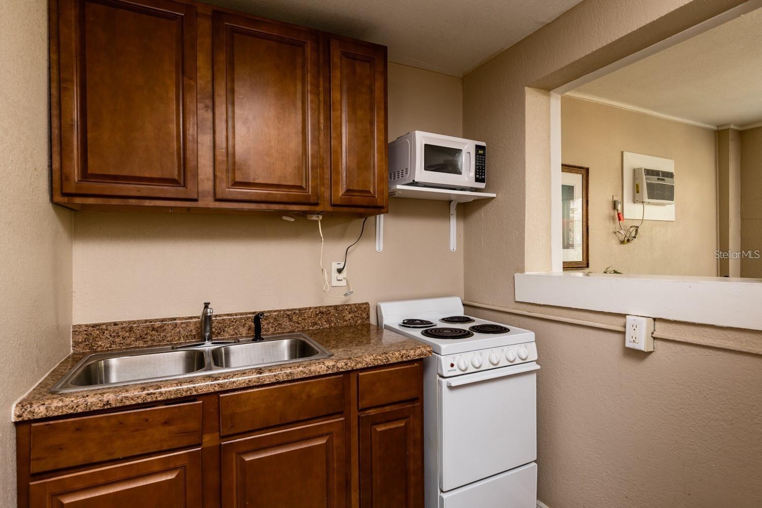 3655 1ST AVE N, DOWNSTAIRS UNIT