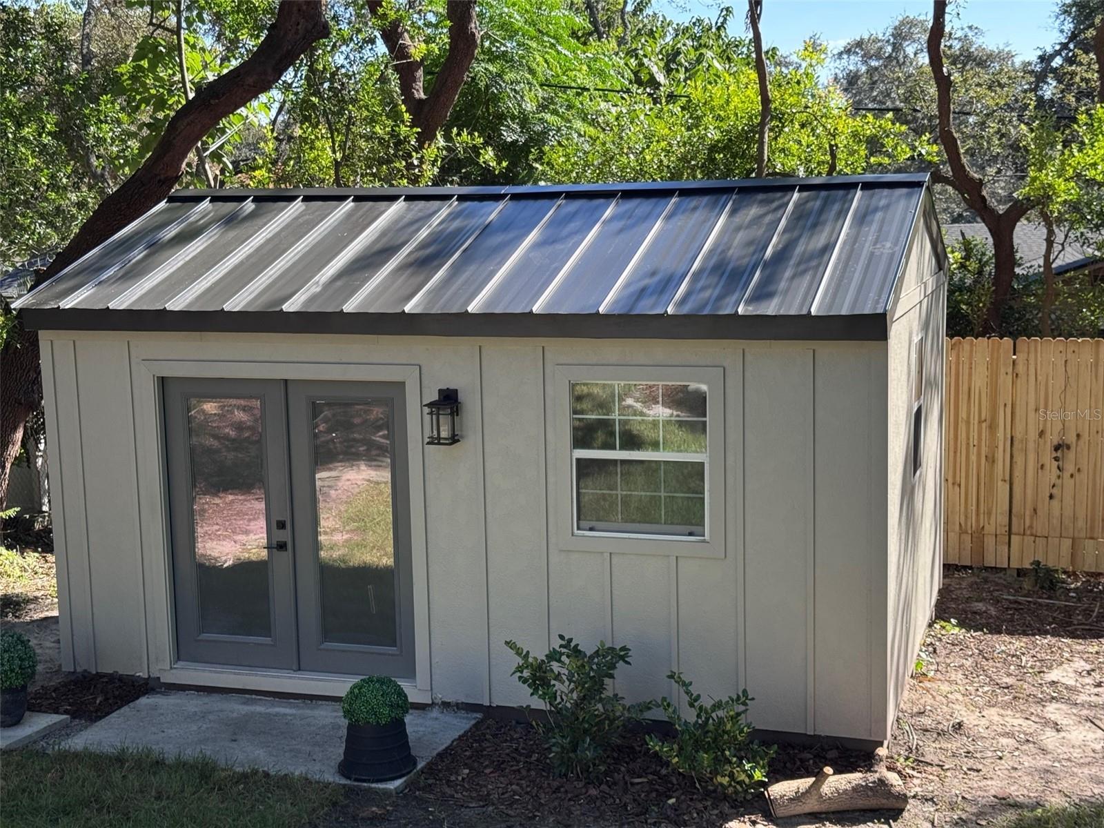 WHISPERING HILLS - Residential