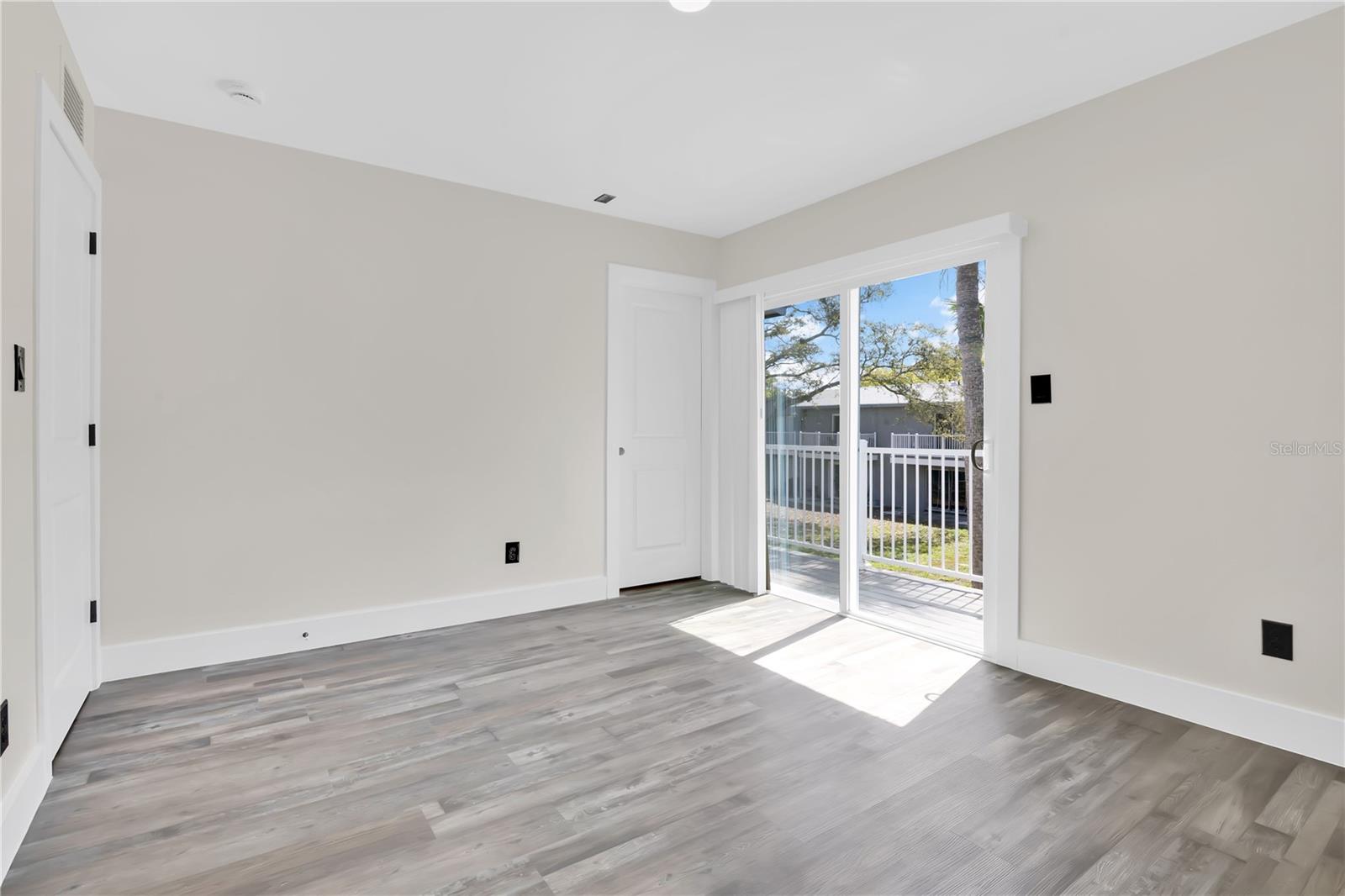 COLONIES - Residential