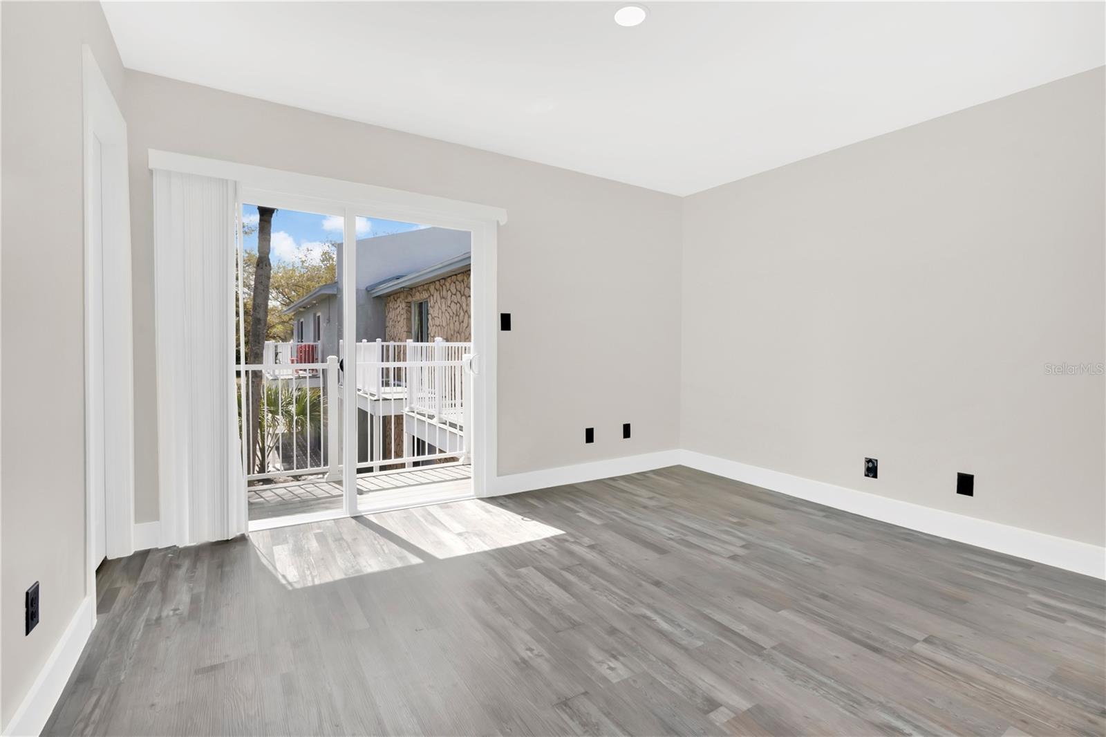 COLONIES - Residential