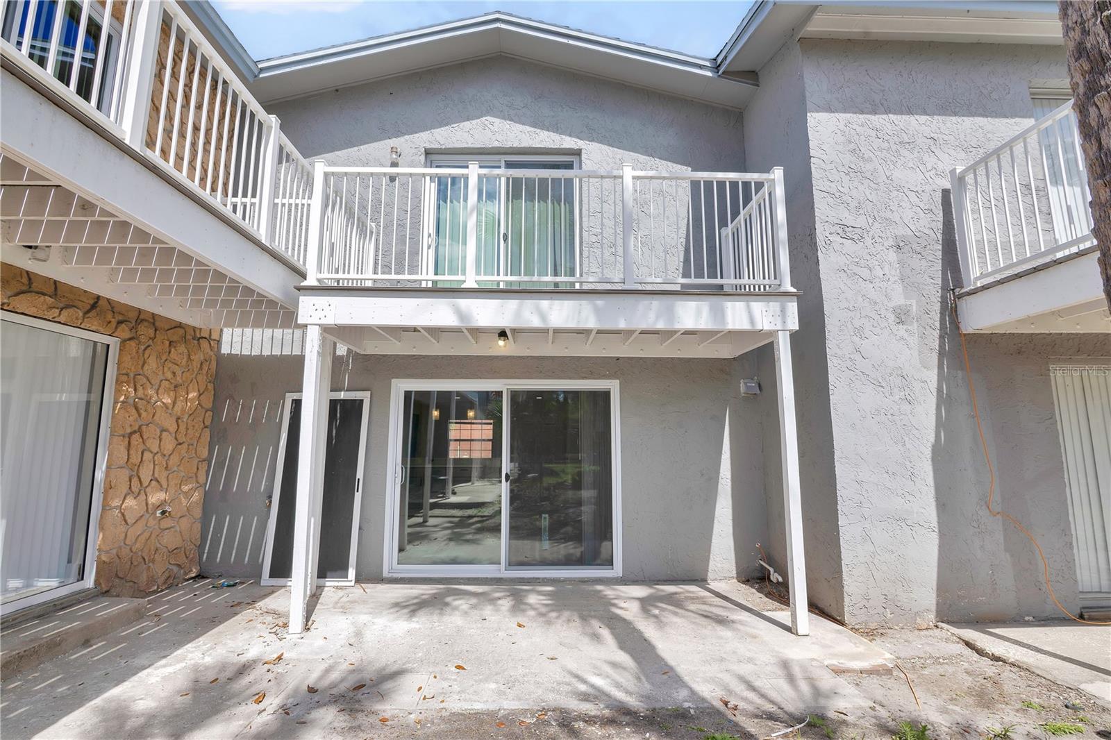 COLONIES - Residential