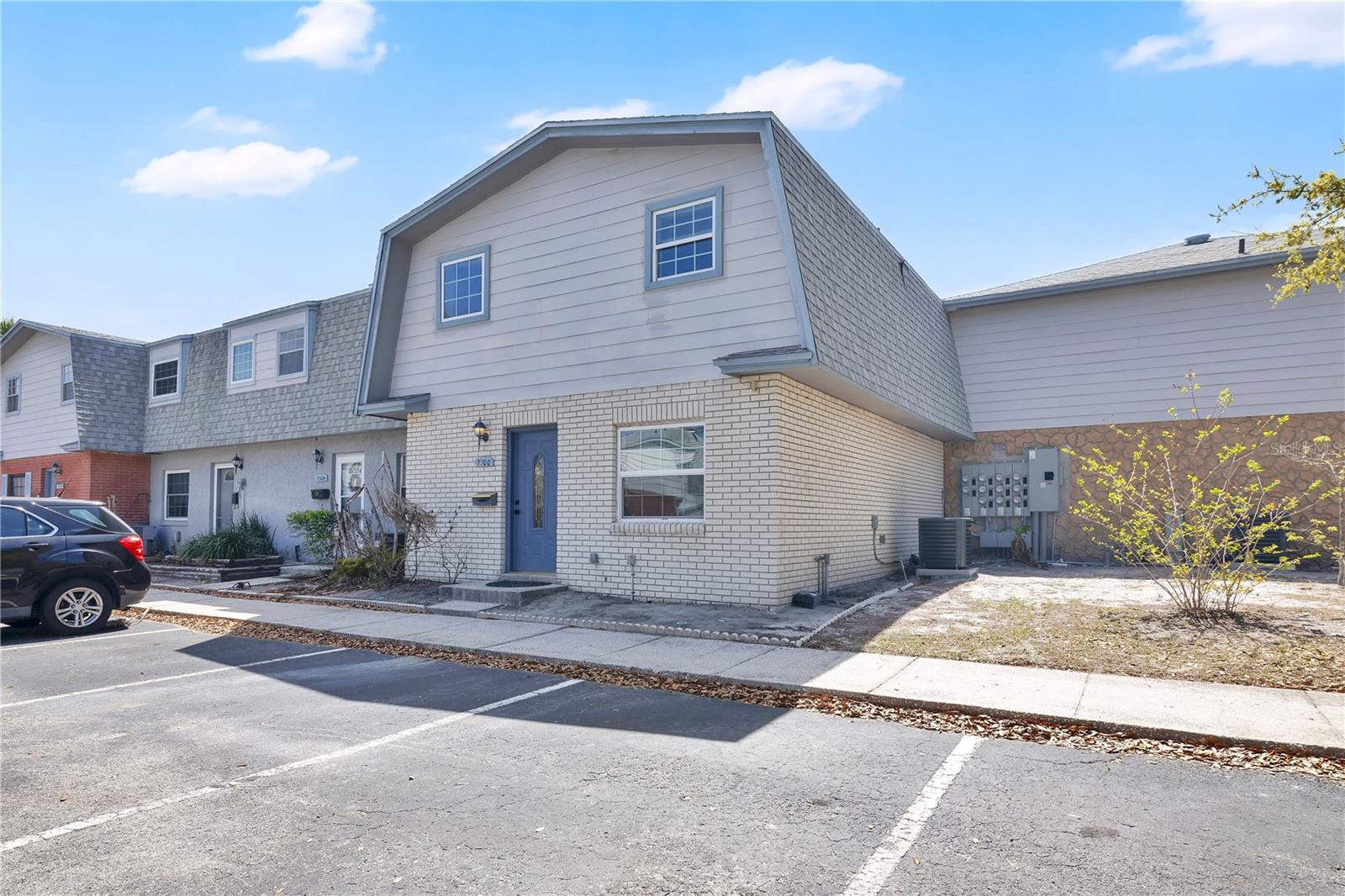 COLONIES - Residential