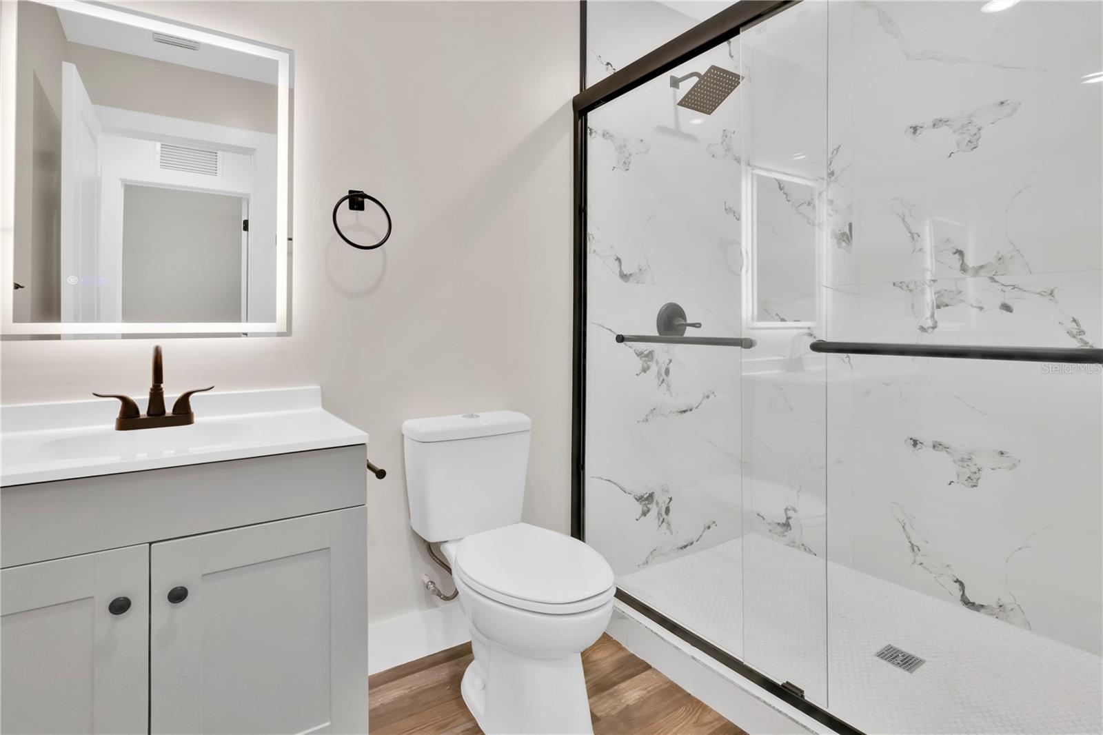 COLONIES - Residential