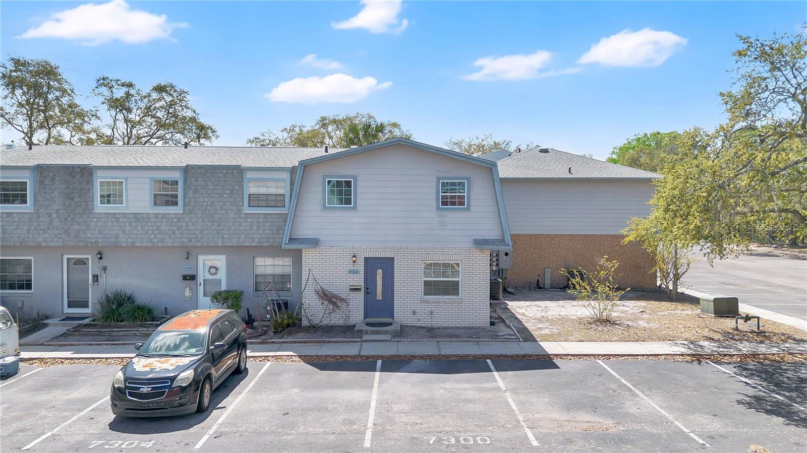 COLONIES - Residential