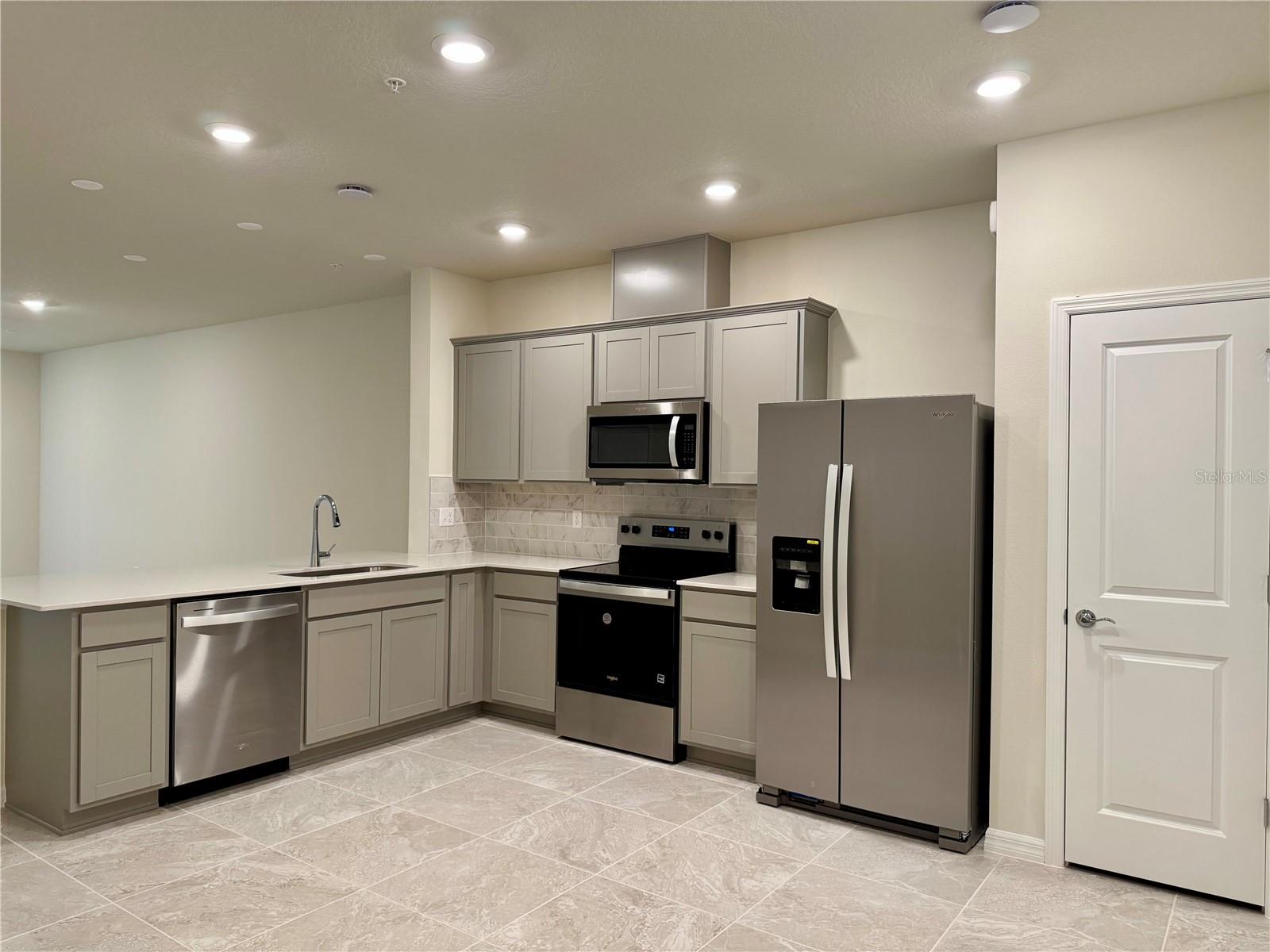 EMERALD POINTE - Residential Lease