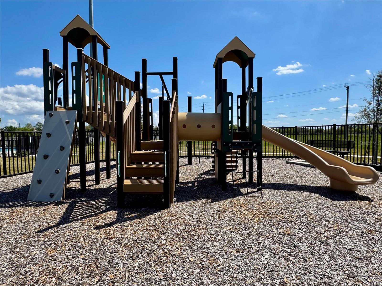 EMERALD POINTE - Residential Lease