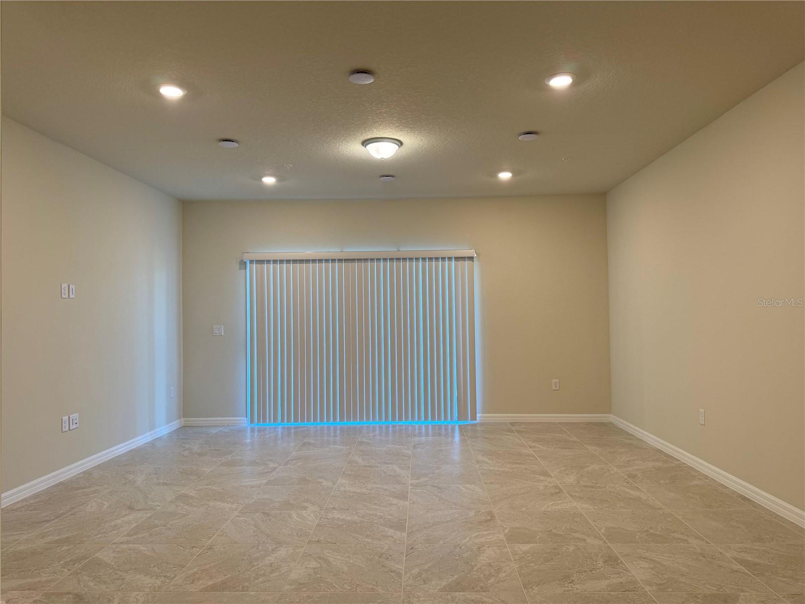 EMERALD POINTE - Residential Lease