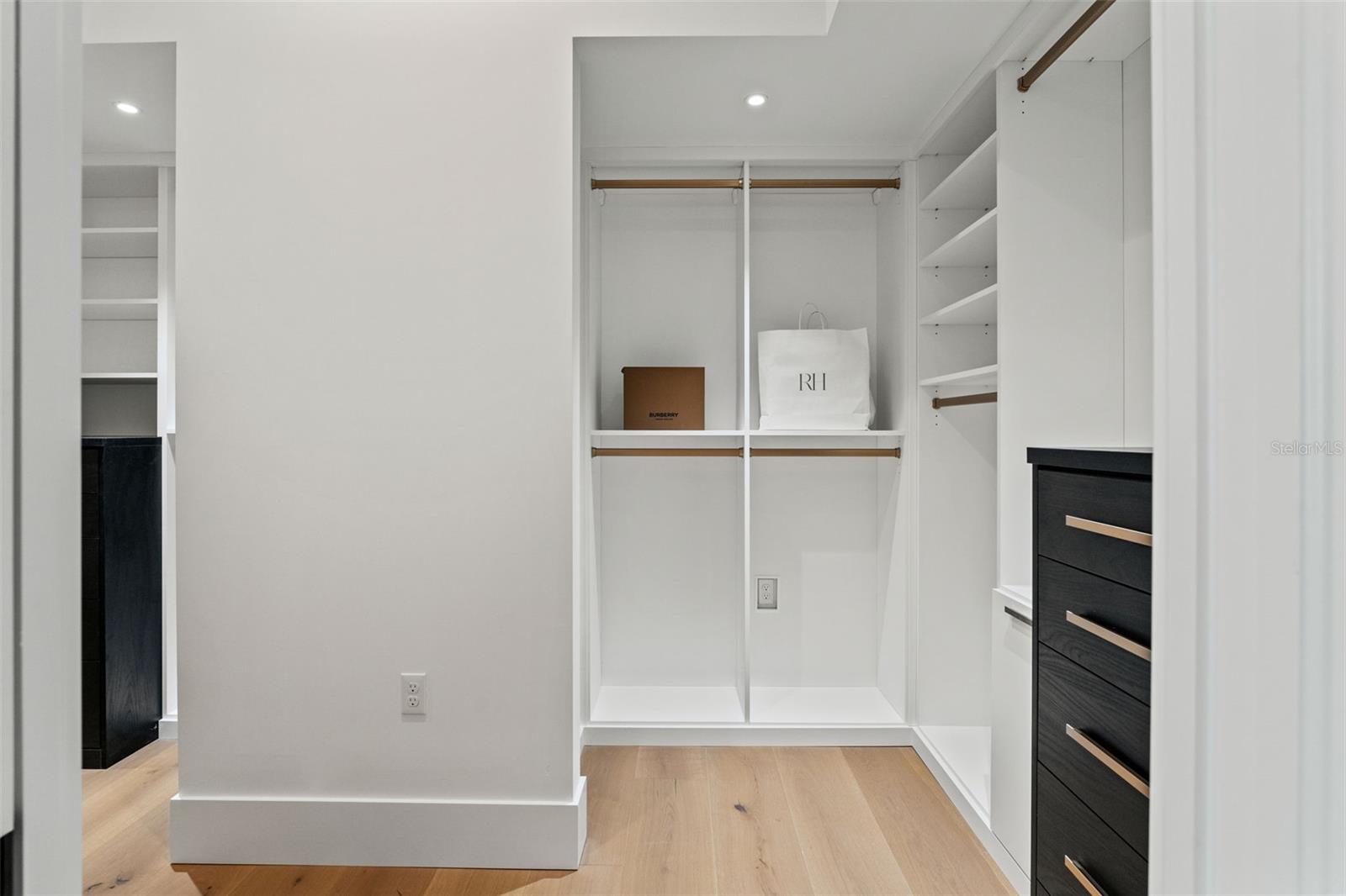 BEACH PARK - Residential Lease