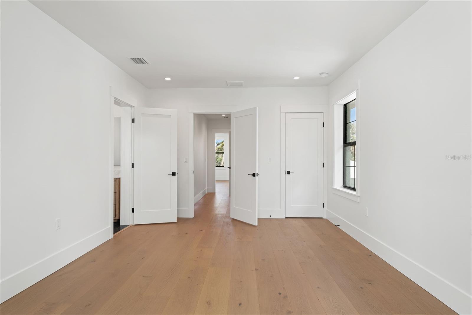 BEACH PARK - Residential Lease