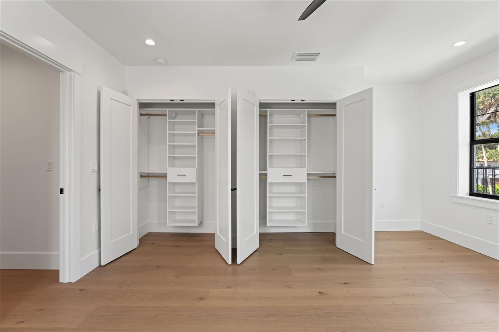 BEACH PARK - Residential Lease