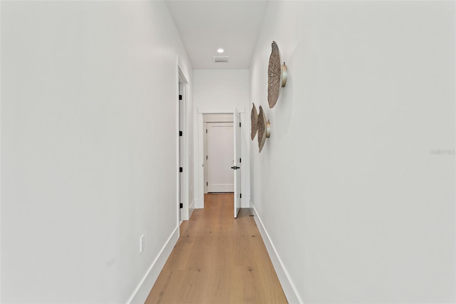 BEACH PARK - Residential Lease