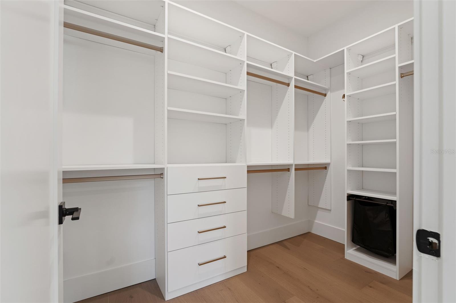 BEACH PARK - Residential Lease