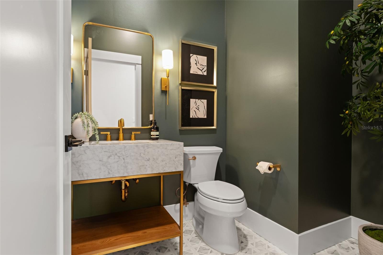 BEACH PARK - Residential Lease