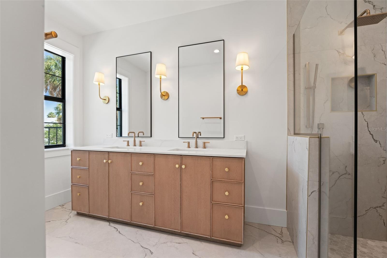 BEACH PARK - Residential Lease